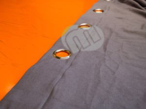Vorhang Ösen anbringen – Edelstahlösen am grauen Vorhang