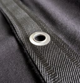 Molton mieten Bühnenmolton schwarz konfektioniert Detailansichten Gurtband Saum Edelstahlösen