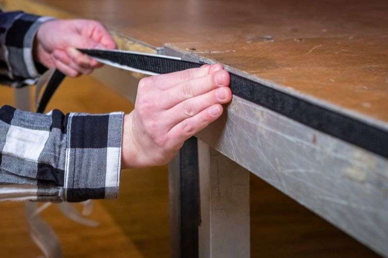 Podestverkleidung Bühnenmolton 200cm x 79cm Detail Kleben
